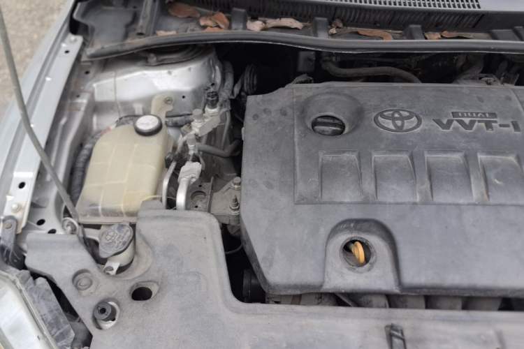 Used Toyota Corolla 2013 Special Edition 1.6L Automatic Cool GL Model Engine Bay Right