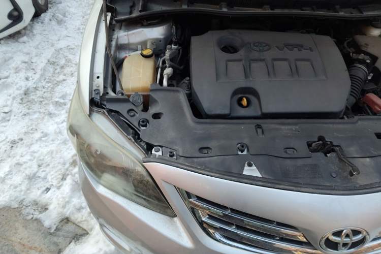 Used Toyota Corolla 2013 Special Edition 1.6L Automatic Cool GL Model Engine Bay Right