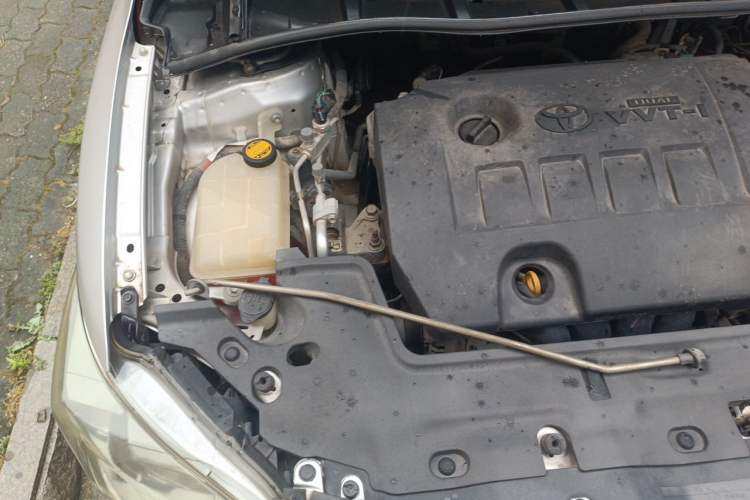 Used Toyota Corolla 2013 Special Edition 1.6L Automatic Cool GL Model Engine Bay Right