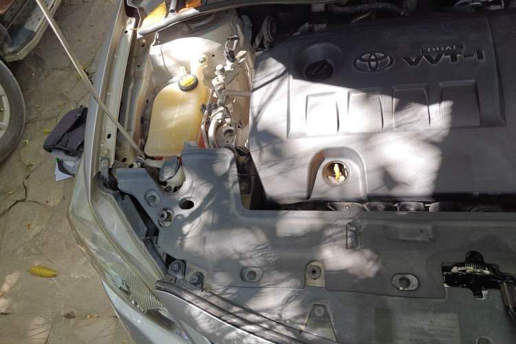 Used Toyota Corolla 2013 Special Edition 1.8L Manual - Cool Version GL-i Engine Bay Right