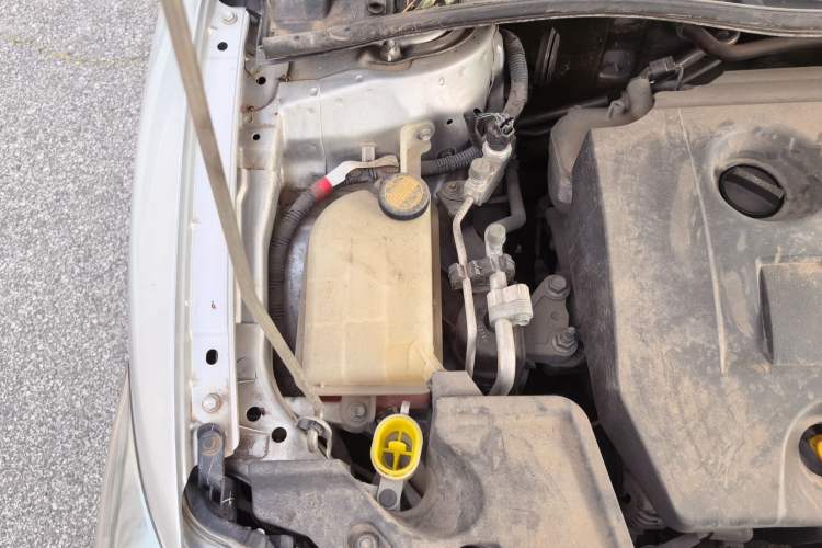 Used Toyota Corolla 2013 Special Edition 1.6L Automatic Cool GL Model Engine Bay Right