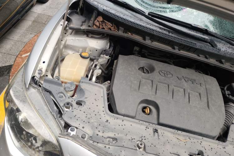 Used Toyota Corolla 2013 Special Edition 1.6L Automatic Cool GL Model Engine Bay Right