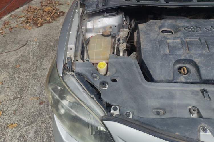 Used Toyota Corolla 2013 Special Edition 1.6L Automatic Cool GL Model Engine Bay Right