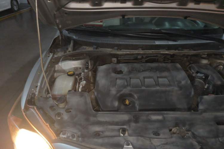 Used Toyota Corolla 2013 Special Edition 1.6L Automatic Cool GL Model Engine Bay Right