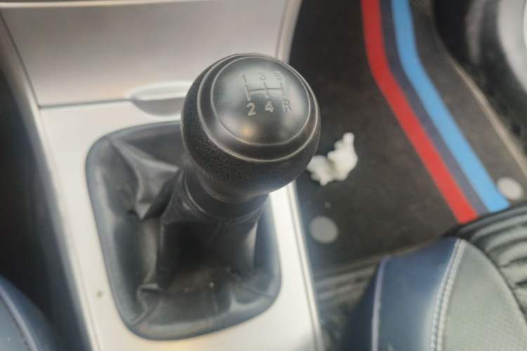 Used Toyota Corolla 2013 Special Edition 1.6L Manual – Cool GL Model Gear Lever