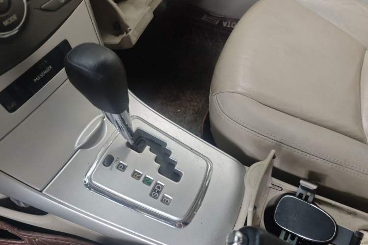 Used Toyota Corolla 2013 Special Edition 1.8L CVT ZhiKu GL-i Gear Lever
