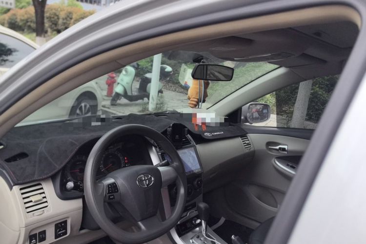 Used Toyota Corolla 2013 Special Edition 1.6L Automatic Cool GL Model Headliner