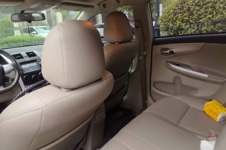 Used Toyota Corolla 2013 Special Edition 1.6L Automatic Cool GL Model Headliner