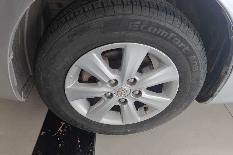 Used Toyota Corolla 2013 Special Edition 1.6L Automatic Cool GL Model Left Front Wheel Hub