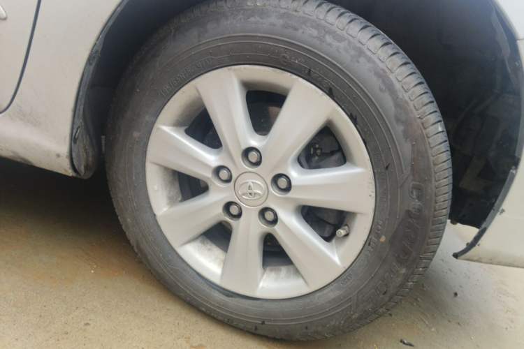Used Toyota Corolla 2013 Special Edition 1.6L Manual – Cool GL Model Right Front Wheel Hub