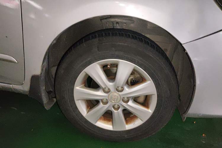 Used Toyota Corolla 2013 Special Edition 1.6L Automatic Cool GL Model Right Front Wheel Hub