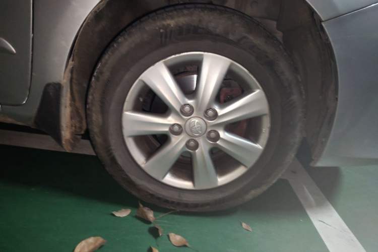 Used Toyota Corolla 2013 Special Edition 1.6L Automatic GL Cool Model Right Front Wheel Hub