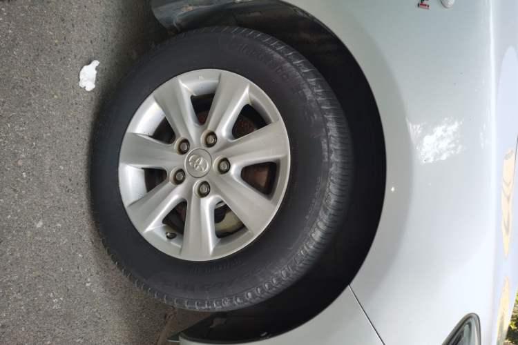 Used Toyota Corolla 2013 Special Edition 1.6L Automatic GL Cool Model Right Front Wheel Hub