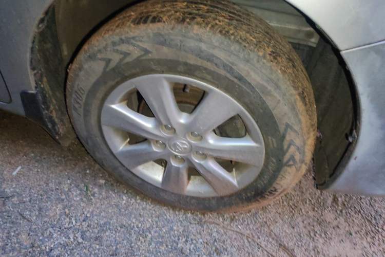 Used Toyota Corolla 2013 Special Edition 1.6L Automatic GL Cool Model Right Front Wheel Hub