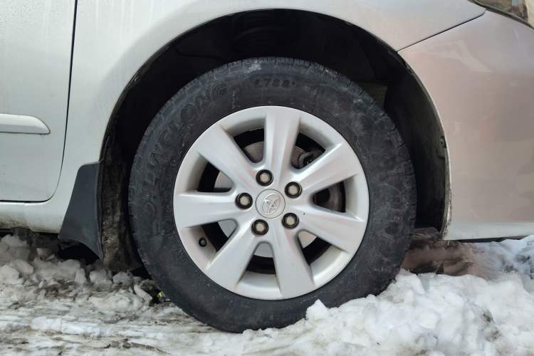 Used Toyota Corolla 2013 Special Edition 1.6L Automatic Cool GL Model Right Front Wheel Hub