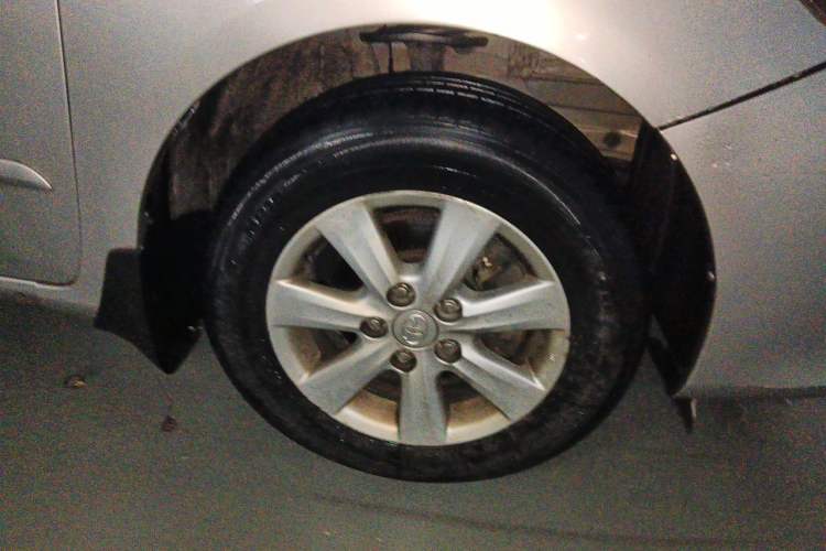 Used Toyota Corolla 2013 Special Edition 1.6L Automatic Cool GL Model Right Front Wheel Hub