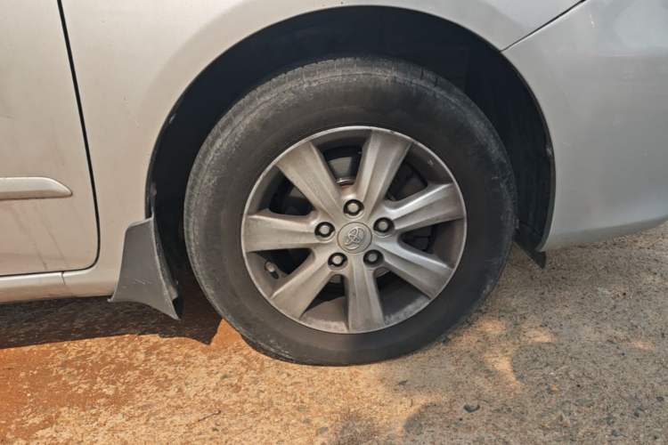 Used Toyota Corolla 2013 Special Edition 1.6L Automatic Cool GL Model Right Front Wheel Hub