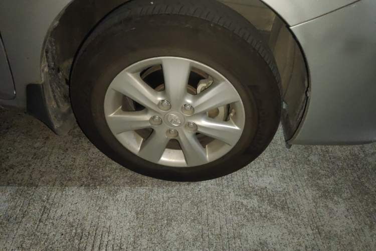 Used Toyota Corolla 2013 Special Edition 1.6L Manual Cool GL Model Right Front Wheel Hub