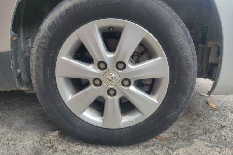 Used Toyota Corolla 2013 Special Edition 1.6L Automatic Cool GL Model Right Front Wheel Hub