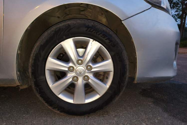 Used Toyota Corolla 2013 Special Edition 1.6L Automatic GL Cool Model Right Front Wheel Hub