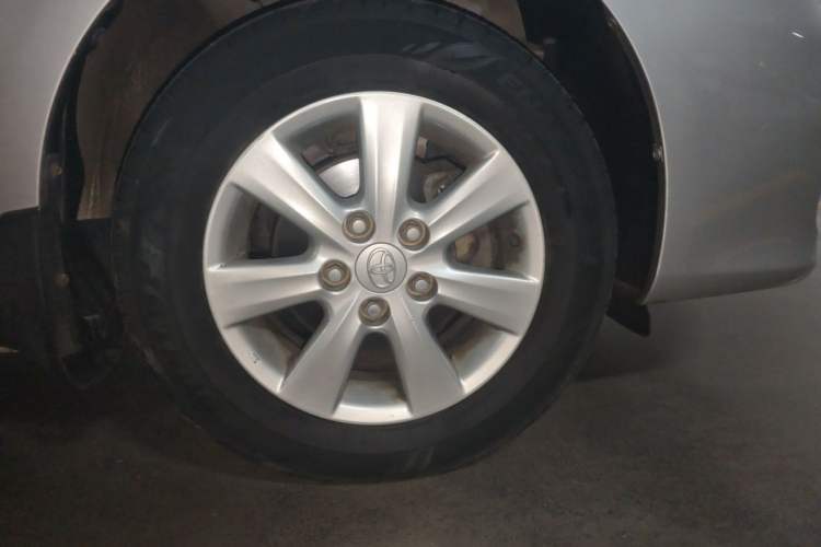 Used Toyota Corolla 2013 Special Edition 1.6L Automatic Cool GL Model Right Front Wheel Hub