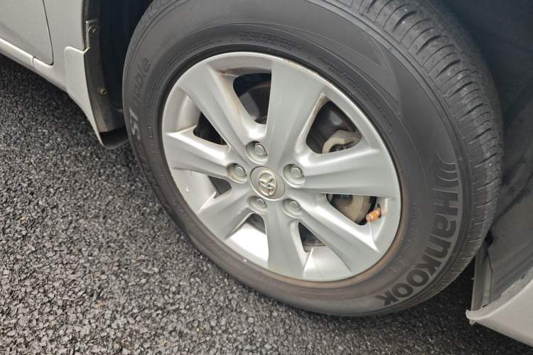 Used Toyota Corolla 2013 Special Edition 1.6L Automatic Cool GL Model Right Front Wheel Hub