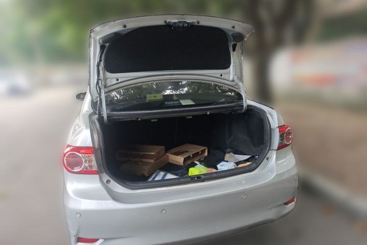 Used Toyota Corolla 2013 Special Edition 1.8L CVT ZhiKu GL-i Trunk