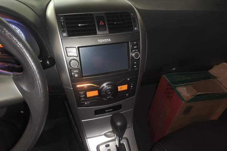 Used Toyota Corolla 2013 Special Edition 1.8L CVT ZhiKu GL-i Audio And AC Panel