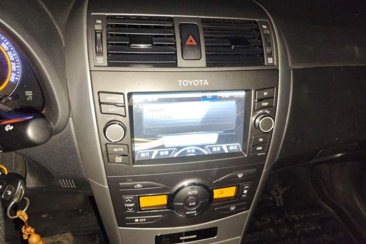 Used Toyota Corolla 2013 Special Edition 1.8L CVT ZhiKu GL-i Audio And AC Panel