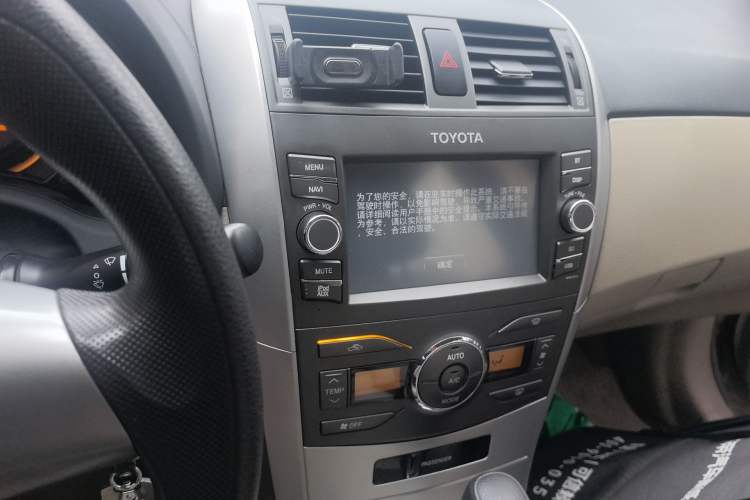 Used Toyota Corolla 2013 Special Edition 1.8L CVT ZhiKu GL-i Audio And AC Panel