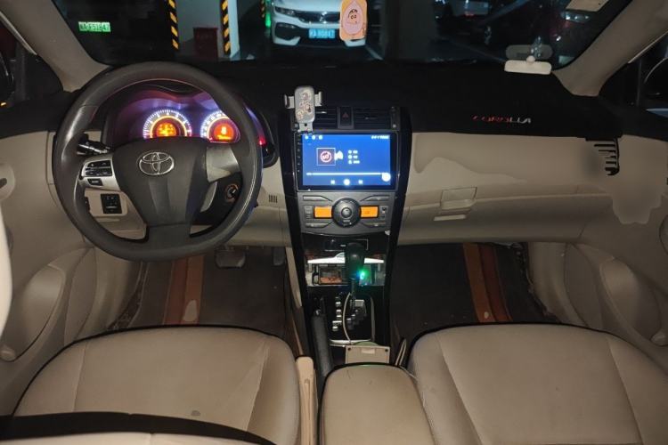 Used Toyota Corolla 2013 Special Edition 1.8L CVT ZhiKu GL-i Center Console