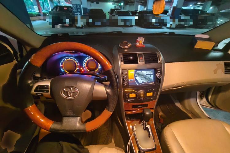 Used Toyota Corolla 2013 Special Edition 1.8L CVT ZhiKu GL-i Center Console
