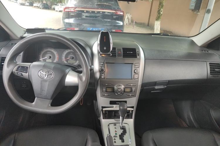 Used Toyota Corolla 2013 Special Edition 1.6L Automatic GL Cool Model Center Console