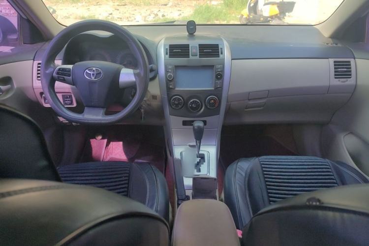 Used Toyota Corolla 2013 Special Edition 1.6L Automatic Cool GL Model Center Console