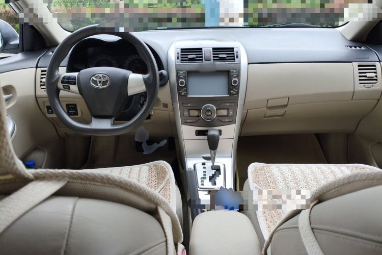 Used Toyota Corolla 2013 Special Edition 1.6L Automatic GL Cool Model Center Console