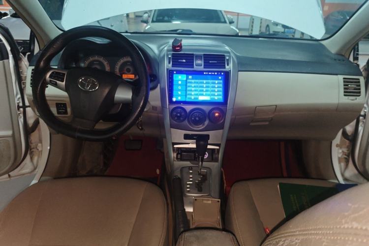 Used Toyota Corolla 2013 Special Edition 1.6L Automatic Cool GL Model Center Console