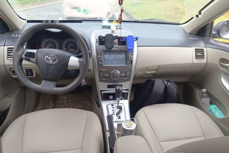 Used Toyota Corolla 2013 Special Edition 1.6L Automatic GL Cool Model Center Console