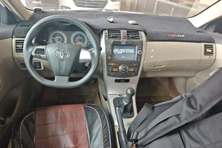 Used Toyota Corolla 2013 Special Edition 1.6L Manual – Cool GL Model Center Console