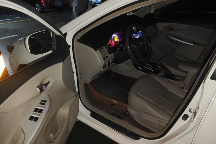 Used Toyota Corolla 2013 Special Edition 1.8L CVT ZhiKu GL-i Driver Seat