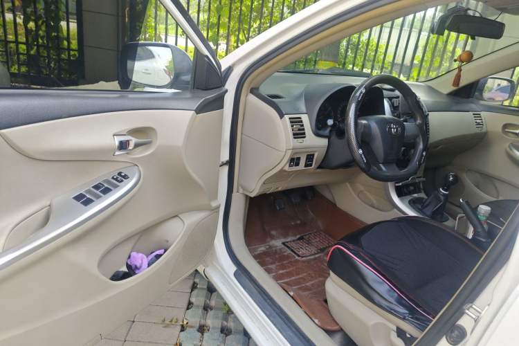 Used Toyota Corolla 2013 Special Edition 1.6L Manual Cool GL Model Driver Seat