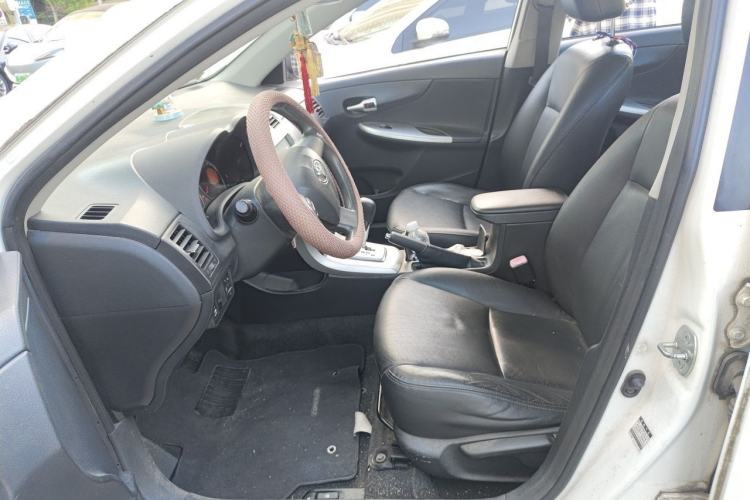 Used Toyota Corolla 2013 Special Edition 1.8L CVT ZhiKu GL-i Driver Seat