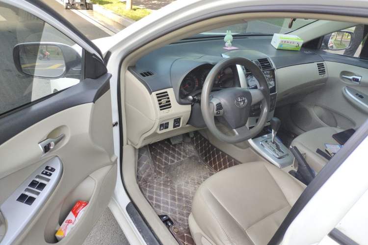 Used Toyota Corolla 2013 Special Edition 1.6L Automatic GL Cool Model Driver Seat