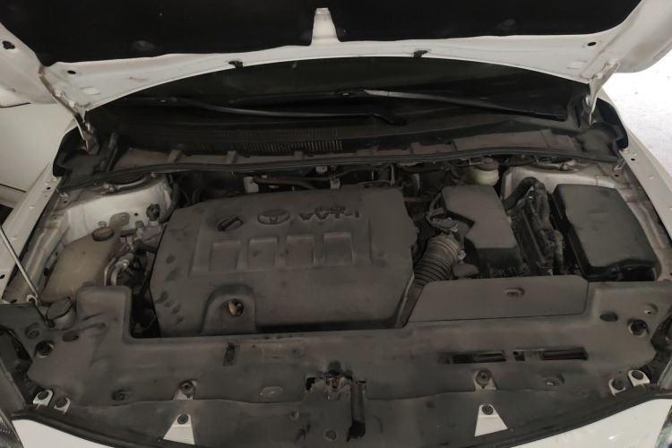 Used Toyota Corolla 2013 Special Edition 1.8L CVT ZhiKu GL-i Engine Bay