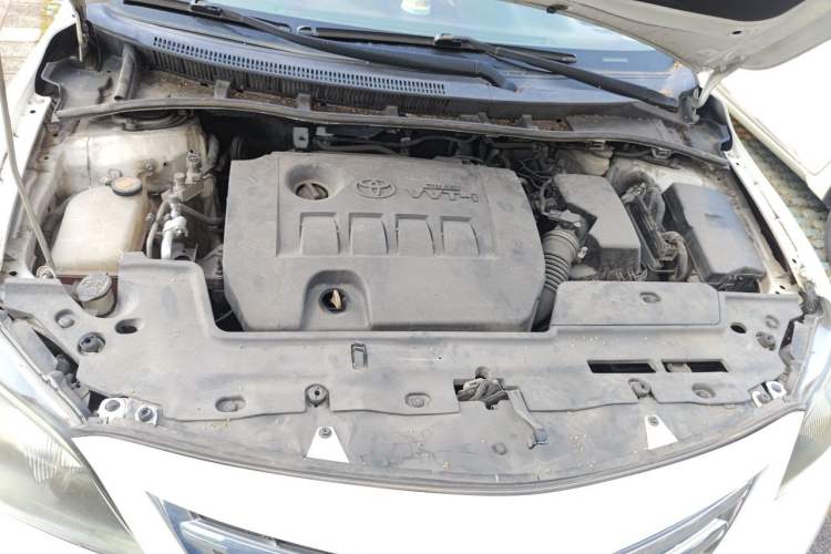 Used Toyota Corolla 2013 Special Edition 1.8L CVT ZhiKu GL-i Engine Bay