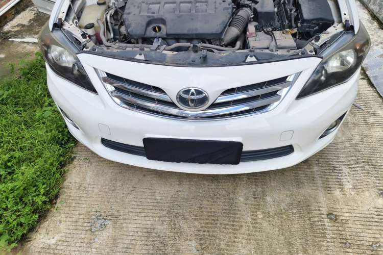 Used Toyota Corolla 2013 Special Edition 1.8L CVT ZhiKu GL-i Engine Bay