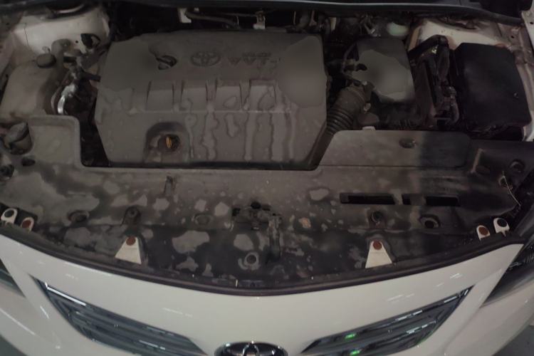 Used Toyota Corolla 2013 Special Edition 1.8L CVT ZhiKu GL-i Engine Bay
