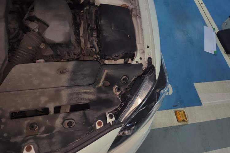 Used Toyota Corolla 2013 Special Edition 1.8L CVT ZhiKu GL-i Engine Bay Left