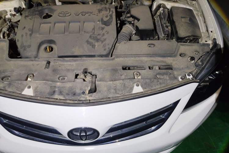 Used Toyota Corolla 2013 Special Edition 1.8L CVT ZhiKu GL-i Engine Bay Left
