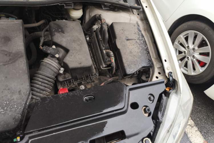 Used Toyota Corolla 2013 Special Edition 1.6L Automatic Cool GL Model Engine Bay Left
