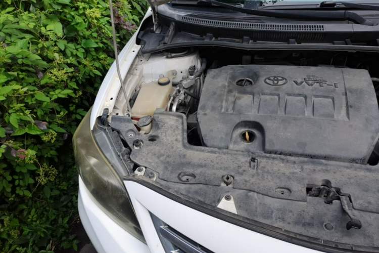 Used Toyota Corolla 2013 Special Edition 1.6L Automatic Cool GL Model Engine Bay Right